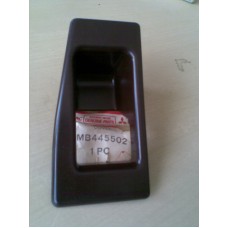 MB445502 MITSUBISHI GALANT ÖN KAPI İÇ AÇMA KAPAK